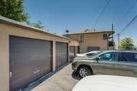 917 E Mendocino St in Altadena, CA - Foto de edificio - Building Photo