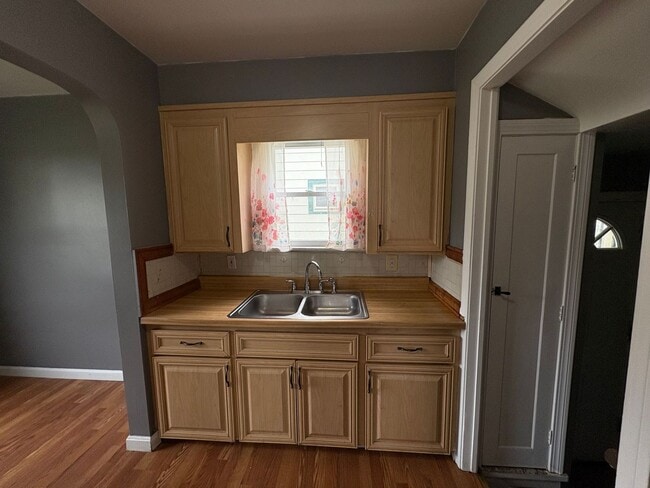 5210 Cato St in Maple Heights, OH - Foto de edificio - Building Photo