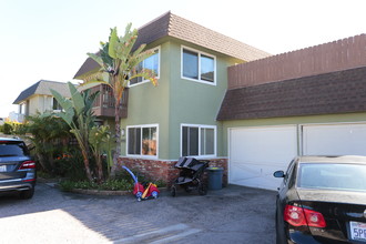 2040 Garden Ln in Costa Mesa, CA - Building Photo - Building Photo