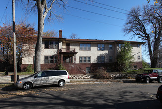 201 N Cedar Lake Rd in Minneapolis, MN - Building Photo - Building Photo