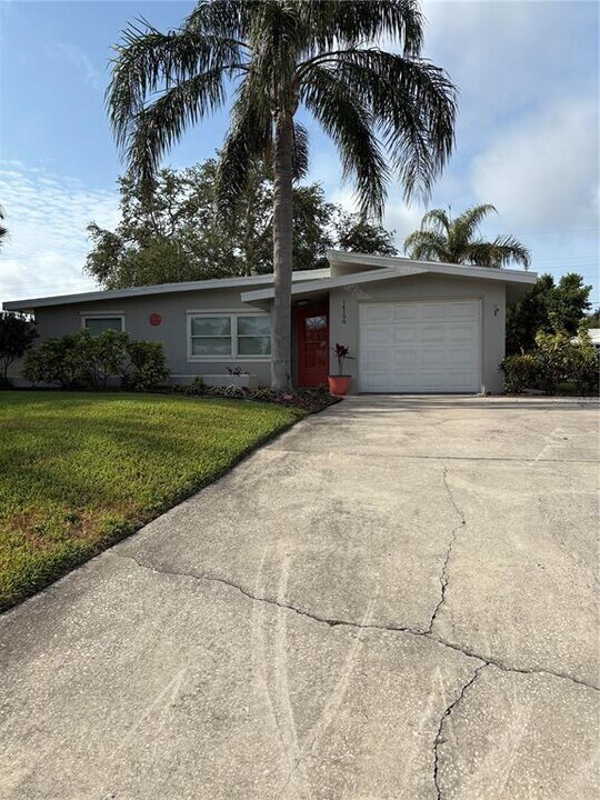 14190 Page Ave in Largo, FL - Building Photo