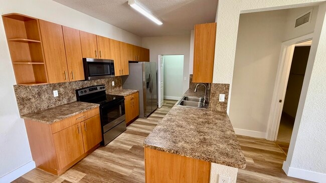 3545 Forest Hill Blvd in West Palm Beach, FL - Building Photo - Building Photo