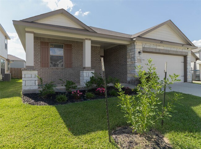 2209 Cedar Vly Dr in Conroe, TX - Building Photo - Building Photo