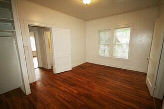 1 W Knox St-Unit -A in Durham, NC - Building Photo - Building Photo