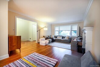 11 Latonia Rd in Rye Brook, NY - Building Photo - Building Photo