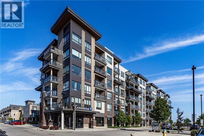 property at 40 Esplanade Ln