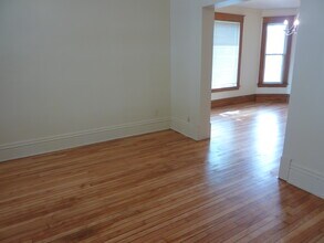 687 5th St E, Unit Apt. #1 in St. Paul, MN - Building Photo - Building Photo