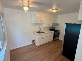 301 Willard Ave in Richmond, CA - Building Photo