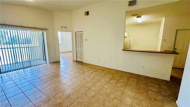 4299 Bellasol Cir in Ft. Myers, FL - Building Photo - Building Photo