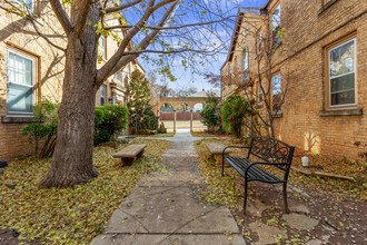 Windsor Court Apartments in Oklahoma City, OK - Foto de edificio - Building Photo