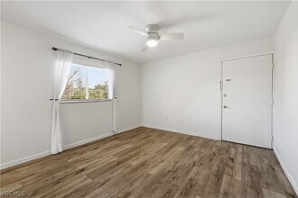 8109 Country Rd in Ft. Myers, FL - Building Photo - Building Photo