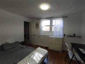 15 Wellman St, Unit #1 in Brookline, MA - Building Photo - Building Photo