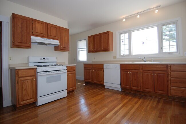 5051 Washington St, Unit Two in Boston, MA - Building Photo - Building Photo