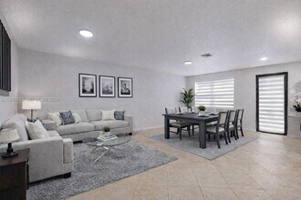 16620 SW 42nd Terrace in Miami, FL - Building Photo - Building Photo