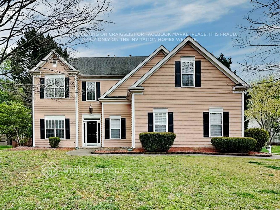 10909 Wild Dove Ln in Charlotte, NC - Building Photo