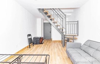 Putnam Avenue, Unit 1A in Brooklyn, NY - Building Photo