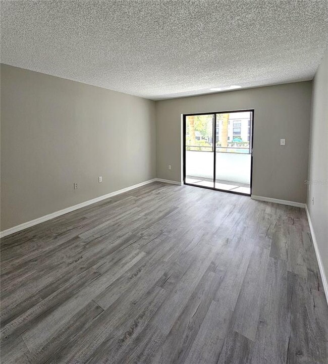 2587 Countryside Blvd in Clearwater, FL - Building Photo - Building Photo