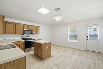 3357 Pioneer Crossing Dr in Round Rock, TX - Building Photo - Building Photo