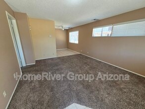8916 North 11th St in Phoenix, AZ - Foto de edificio - Building Photo