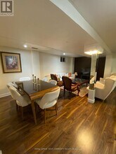 125 Holm Crescent in Markham, ON - Building Photo - Building Photo