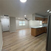 1403 SE 11th St in Cape Coral, FL - Building Photo