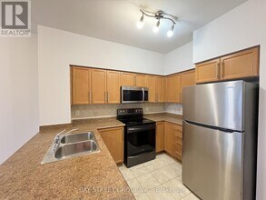 388 Prince of Wales Dr in Mississauga, ON - Building Photo - Building Photo