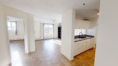 10405-10499 99 Ave in Grande Prairie, AB - Building Photo - Building Photo