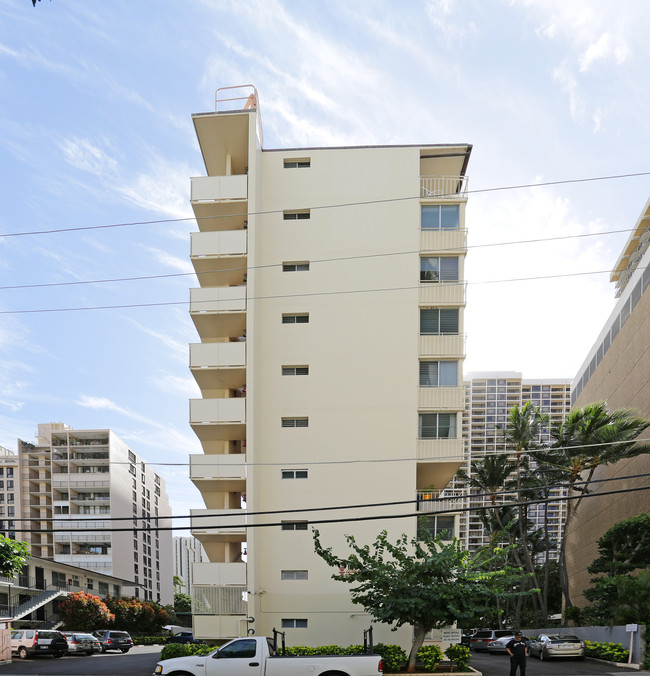 Waikiki Imperial in Honolulu, HI - Building Photo - Building Photo