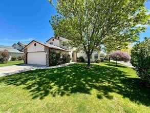 1690 Targhee St in Mountain Home, ID - Building Photo - Building Photo