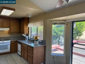 2265 Jacqueline Dr in Pittsburg, CA - Building Photo - Building Photo
