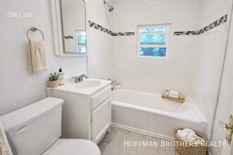 3048 W 12th St, Unit 6 in Los Angeles, CA - Foto de edificio - Building Photo