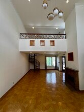 7505 Hampton Ave, Unit 16 in West Hollywood, CA - Building Photo - Building Photo