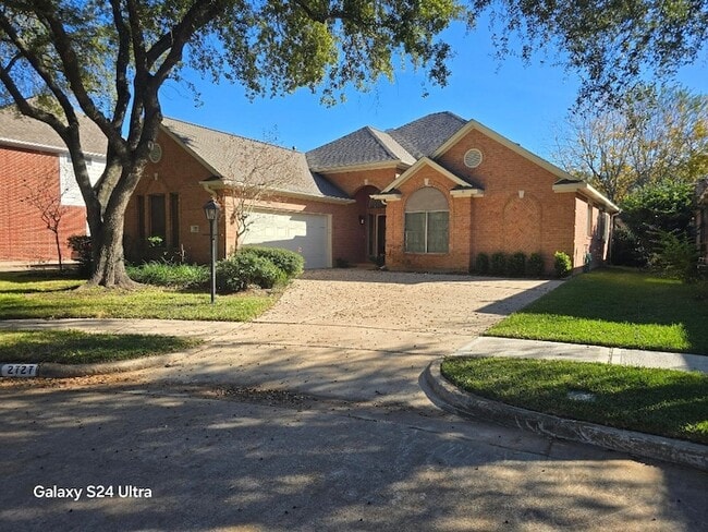 property at 2727 Gregway Ln