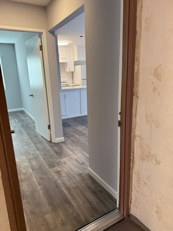 966 W 11th St in Los Angeles, CA - Building Photo - Building Photo