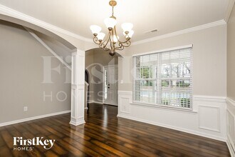 1817 Elizabeth Oaks Ave in Charlotte, NC - Building Photo - Building Photo