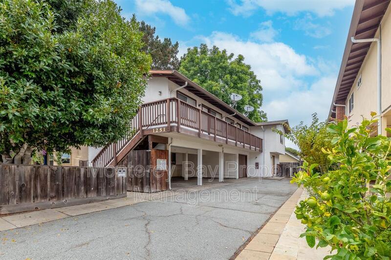 1251 Ninth St in Monterey, CA - Foto de edificio