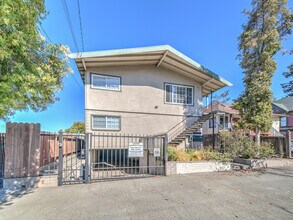 2119 Russell St in Berkeley, CA - Building Photo - Building Photo