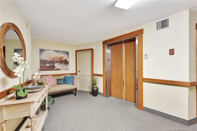 150 SE Four Winds Dr