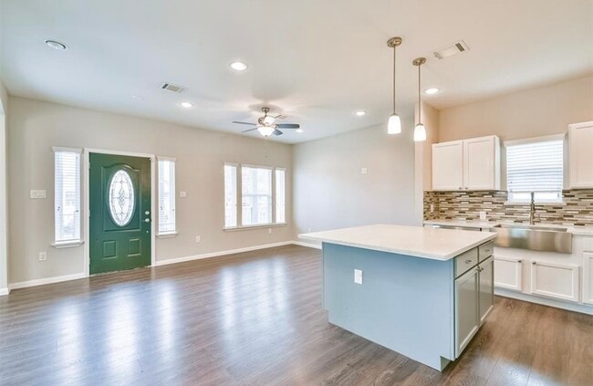 property at 902 E 32nd St