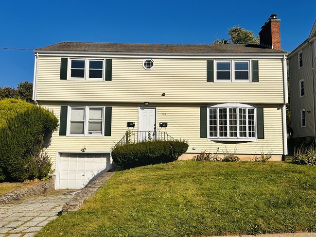 266 Linwood St in New Britain, CT - Foto de edificio - Building Photo