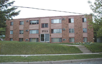 3923 Lookout Pl in Columbia Heights, MN - Building Photo - Building Photo