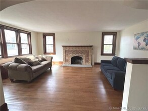 18 Fleetwood Ave in Bethel, CT - Building Photo - Building Photo