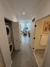 55 NW 24th St, Unit B1 in Miami, FL - Foto de edificio - Building Photo