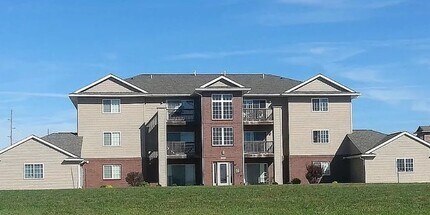 Heartland Commons in Cedar Rapids, IA - Foto de edificio - Building Photo