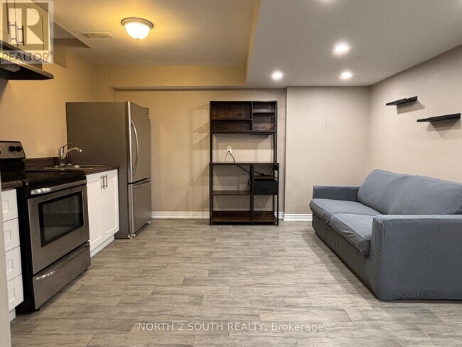 23 Vanwood Crescent in Brampton, ON - Building Photo - Building Photo