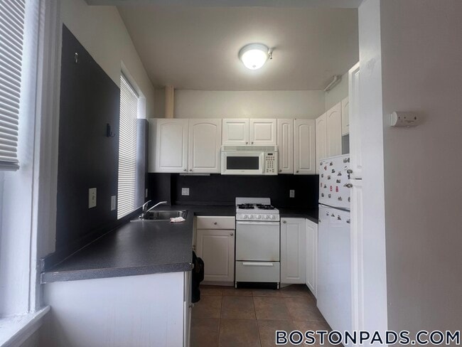 151 Park Dr, Unit 16 in Boston, MA - Building Photo - Building Photo