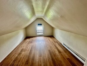 37 Hale St in Bridgewater, MA - Building Photo - Building Photo