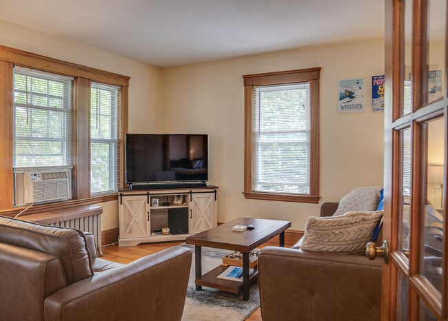 26 Donnybrook Rd, Unit 2 in Boston, MA - Foto de edificio - Building Photo