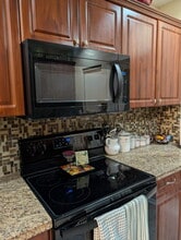 2734 NE 27th Ct in Lighthouse Point, FL - Building Photo - Building Photo