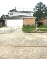 7842 Winehill Ln in Houston, TX - Building Photo
